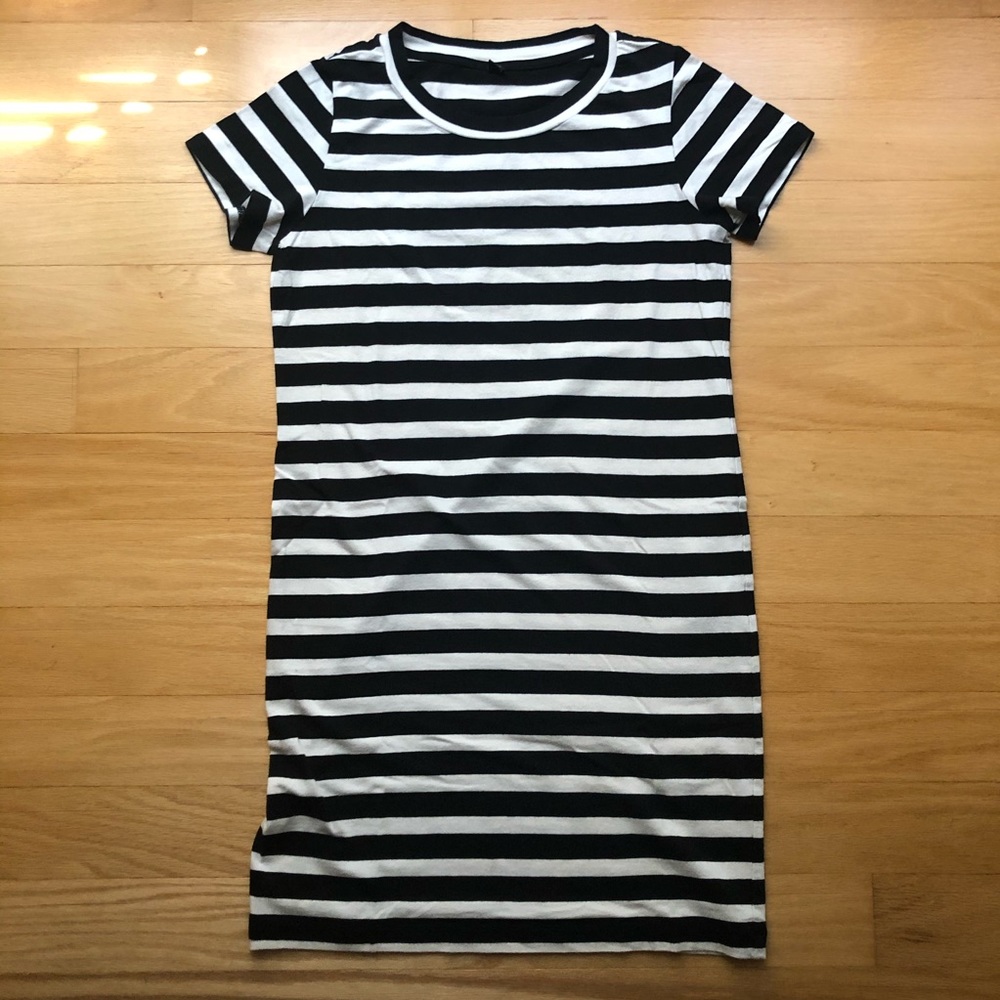 Uniqlo Black and White Striped Dress